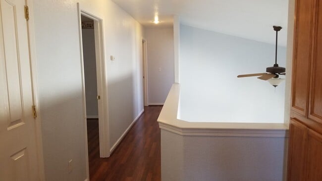 Building Photo - Beautiful 4 bedroom/2.5 bath South Davis Home!