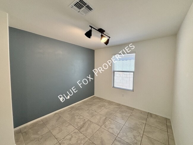 Building Photo - 8823 E Stone Meadow Cir