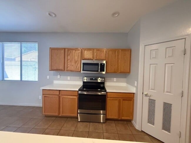 Building Photo - 1 Year rental only - 3-bedroom 2 bath Home...