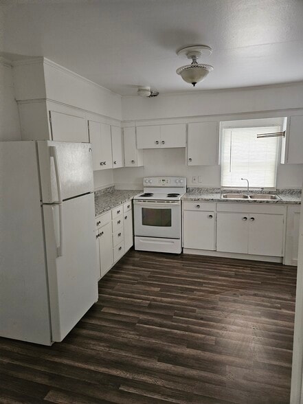 Building Photo - 1037 2nd St