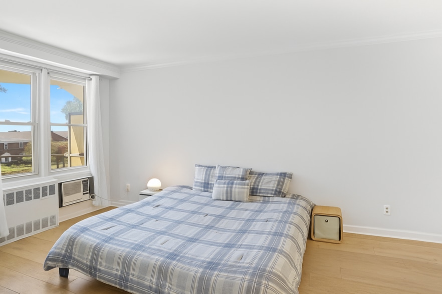 Building Photo - 91 Strawberry Hill Ave