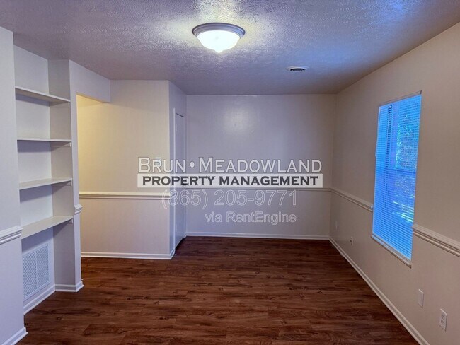 Building Photo - 1035 W Parkway Ave