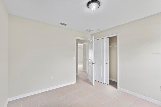 Building Photo - 11 Buffalo Grove Dr
