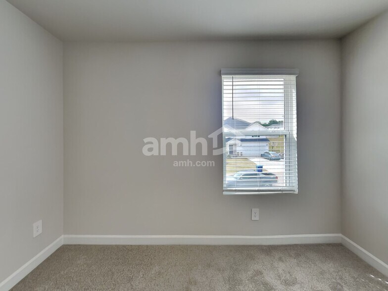 Building Photo - 237 Maxwell Dr
