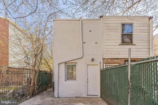 Building Photo - 3609 Wallace St