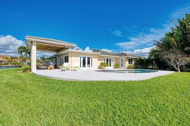 Building Photo - 7692 Cove Terrace