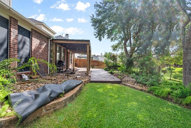 Building Photo - 510 Crestwater Ct