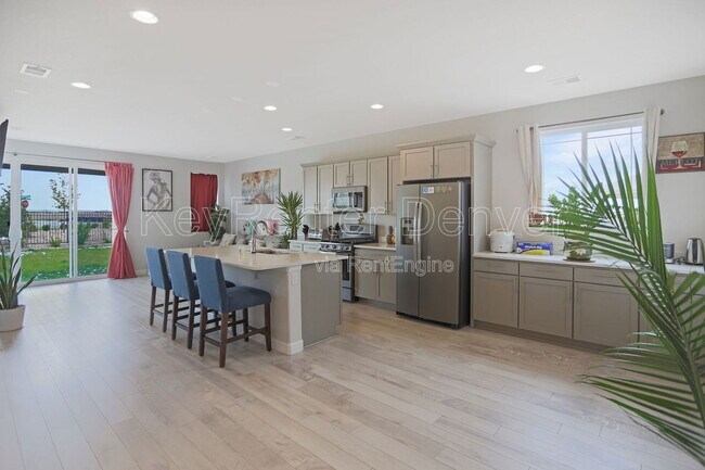 Building Photo - 270 S Langdale Ct