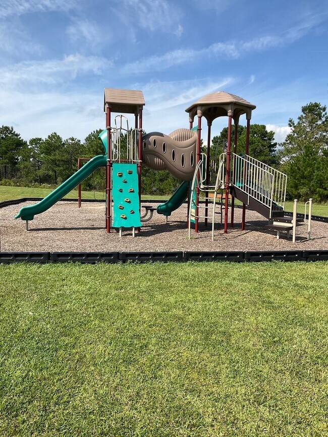 Building Photo - Welcome to your dream home in the heart of Leland, NC.