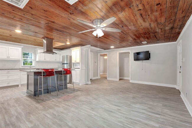 Building Photo - 618 Harvard St