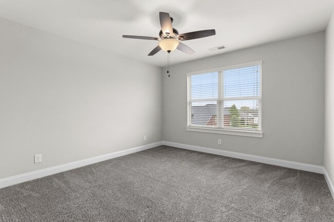Building Photo - 3BR Home with Bonus Loft & Spa-Inspired Pr...