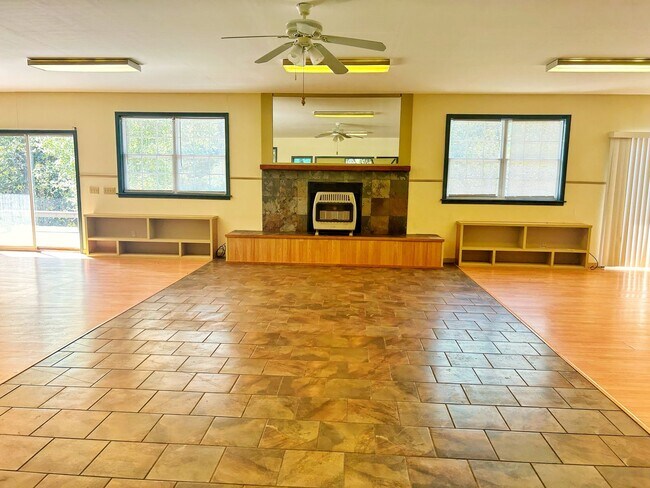 Building Photo - One Bedroom Studio