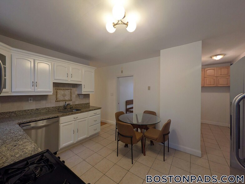 Building Photo - 184 Green St