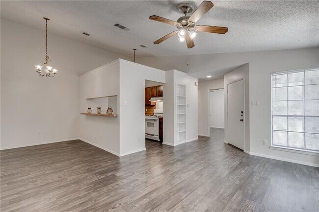 Building Photo - 11405 Walnut Ridge Dr