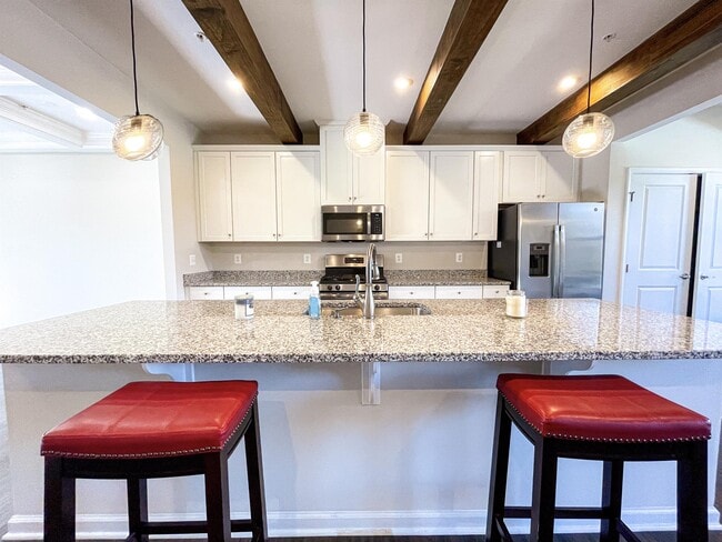 Building Photo - 10132 Dorsey Ln