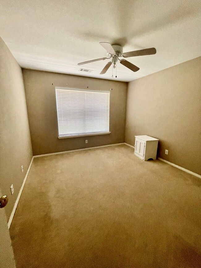 Building Photo - BIXBY SCHOOLS!! Charming Home w/fireplace.
