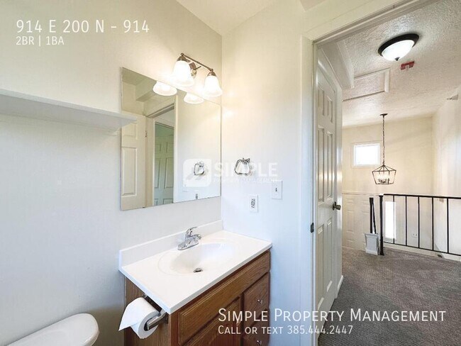 Building Photo - 914 E 200 N