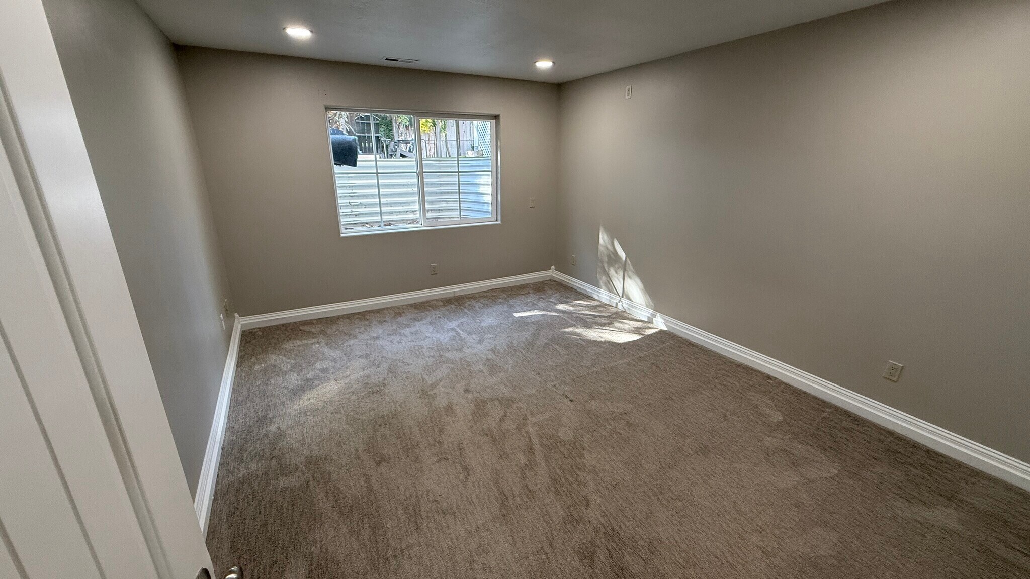 Building Photo - 3915 Timpview Dr