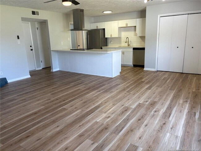 Building Photo - 7212 Reedy Creek Dr