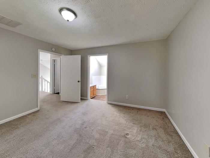 Building Photo - 2277 Hampton Dr