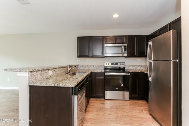 Building Photo - 562 Eiseman Wy