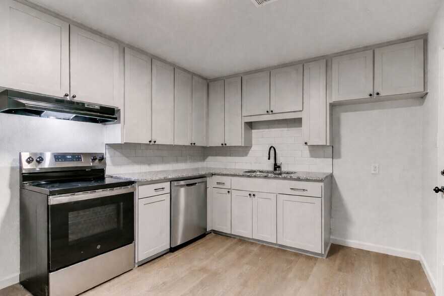 Building Photo - 911 Crabtree Cove