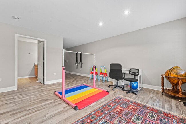 Building Photo - 2987 Saganashkee Ln