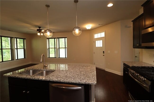 Building Photo - 1103 Compass Dr