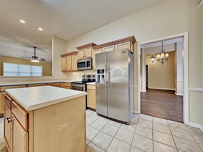 Building Photo - 9289 Oakengate Cv