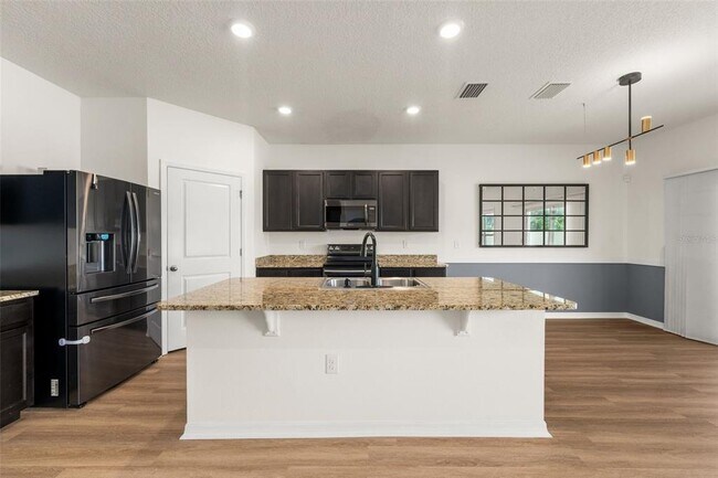 Building Photo - 8008 SW 62nd Ct