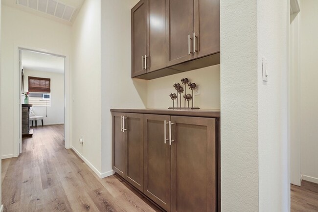 Building Photo - Beautiful TownHome in Pacific Ridge Rancho...