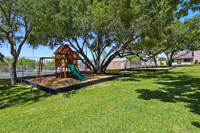 Building Photo - 7131 Westbranch Dr