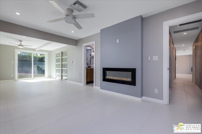 Building Photo - 505 E Molino Rd