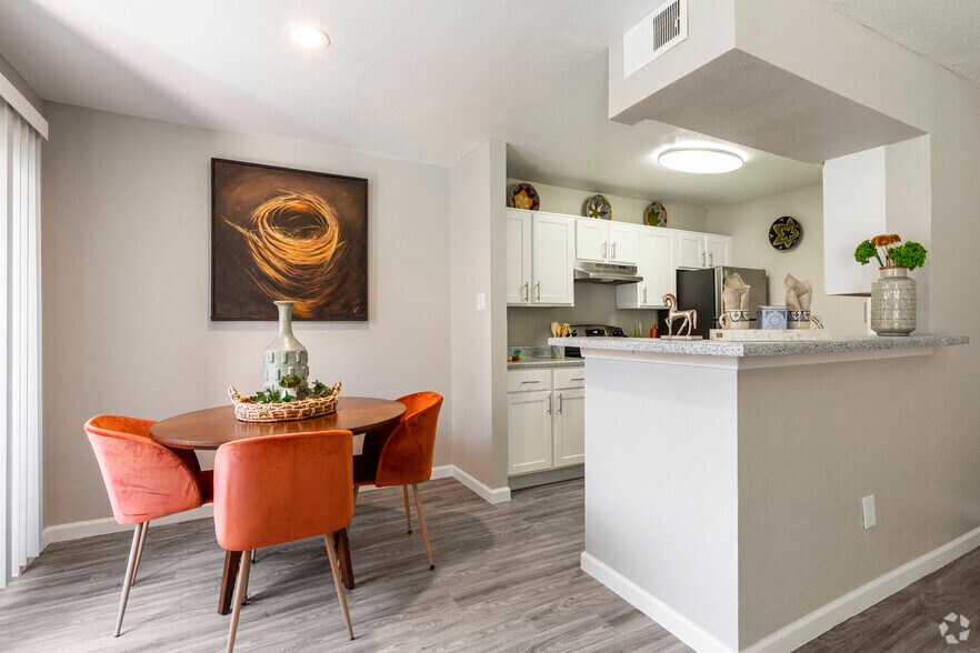 Alvarado Apartments 611 Lead Ave SW Albuquerque NM 87102 Apartment