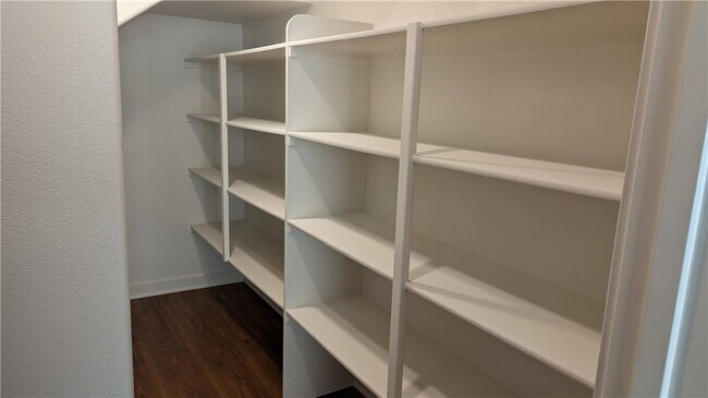 Building Photo - 7449 Channel View St