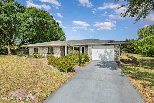 Primary Photo - 1241 Riviera Dr NE