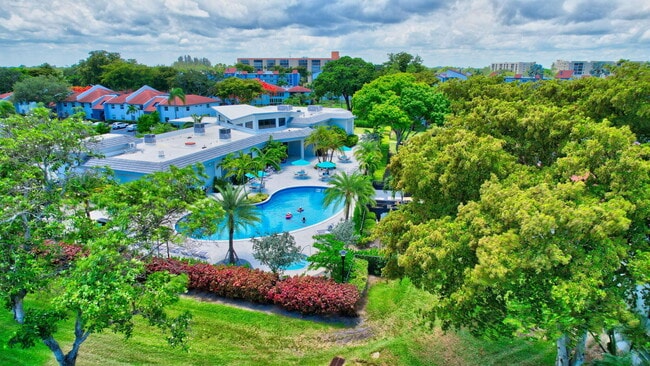 Building Photo - 6525 S Oriole Blvd