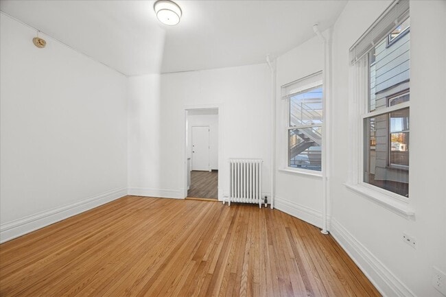 Building Photo - 3 E Quincy St