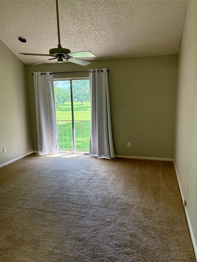 Building Photo - 1830 Veranda Dr