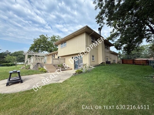 Building Photo - 27W181 Jewell Rd