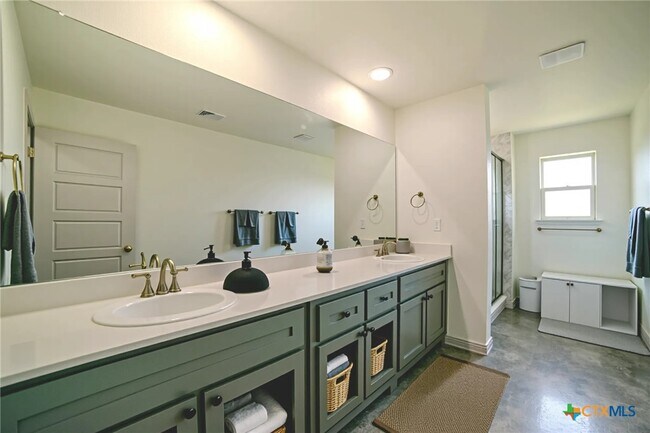 Building Photo - 770 Freedom Cir