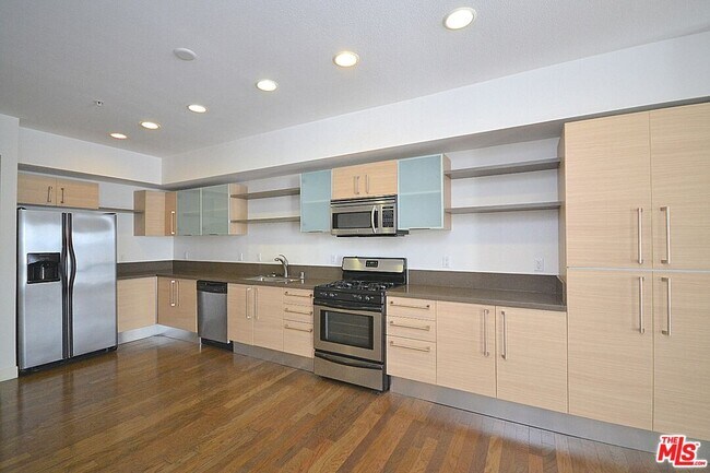 Building Photo - 1234 Wilshire Blvd