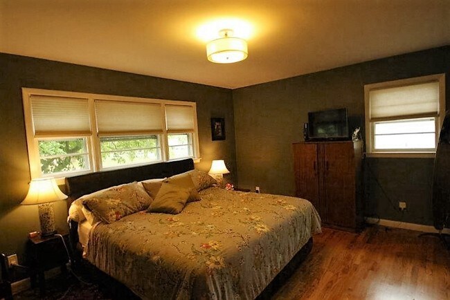 master bedroom - 61 Cornell Blvd