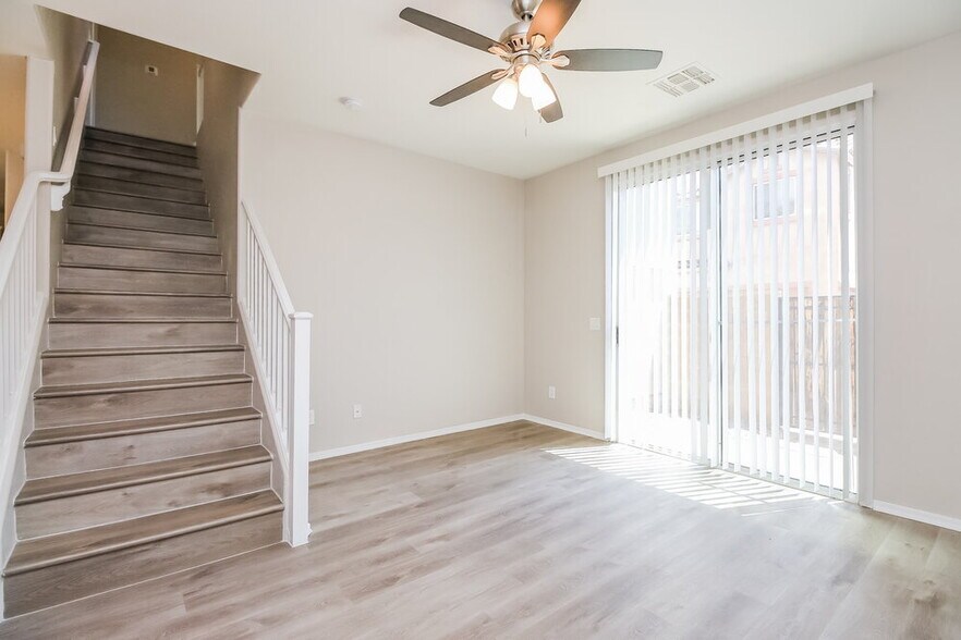 Building Photo - 4254 E Carla Vista Dr