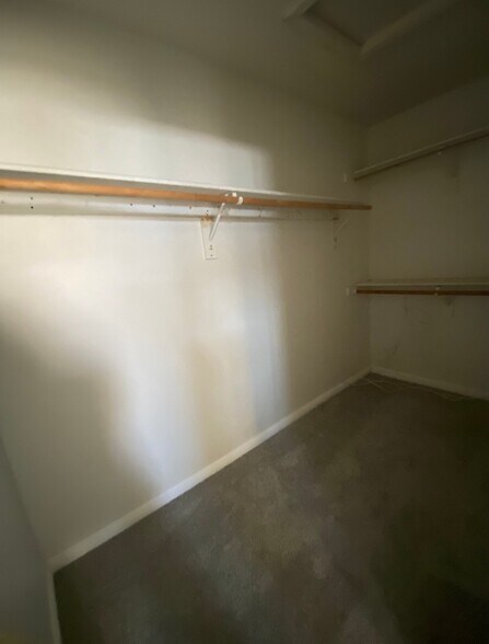 Building Photo - 5641 S 9th Ave