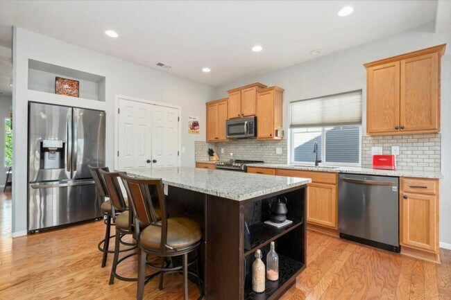 Building Photo - 5100 Eaglewood Ln