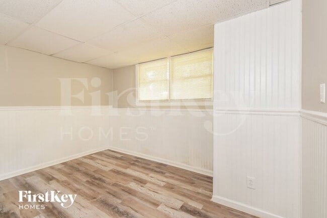 Building Photo - 6503 Tent Valley Dr