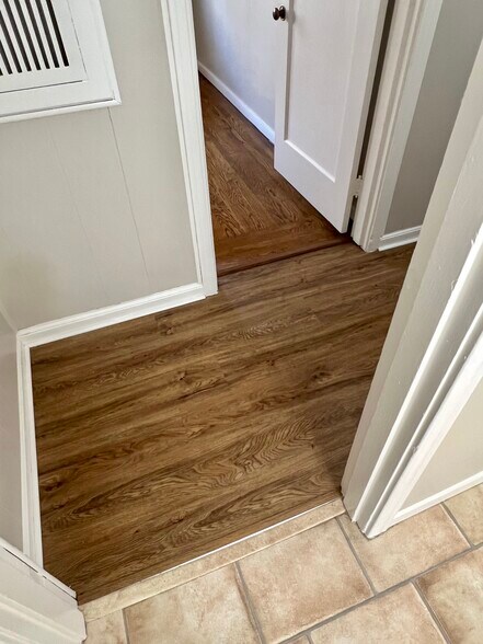 Building Photo - 228 E 17th St