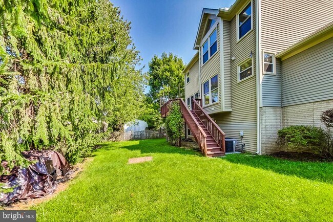 Building Photo - 6104 Cool Spring Terrace S