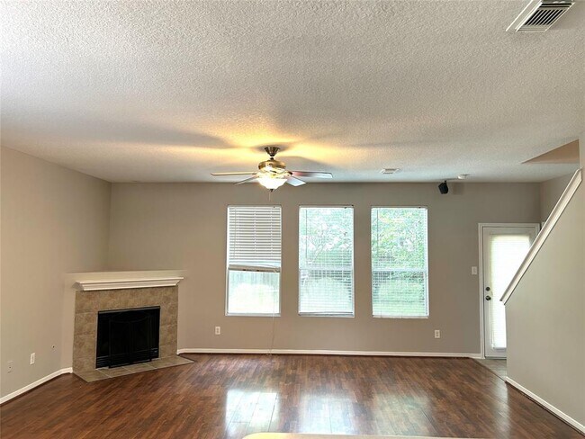 Building Photo - 18562 Carousel Creek Ct